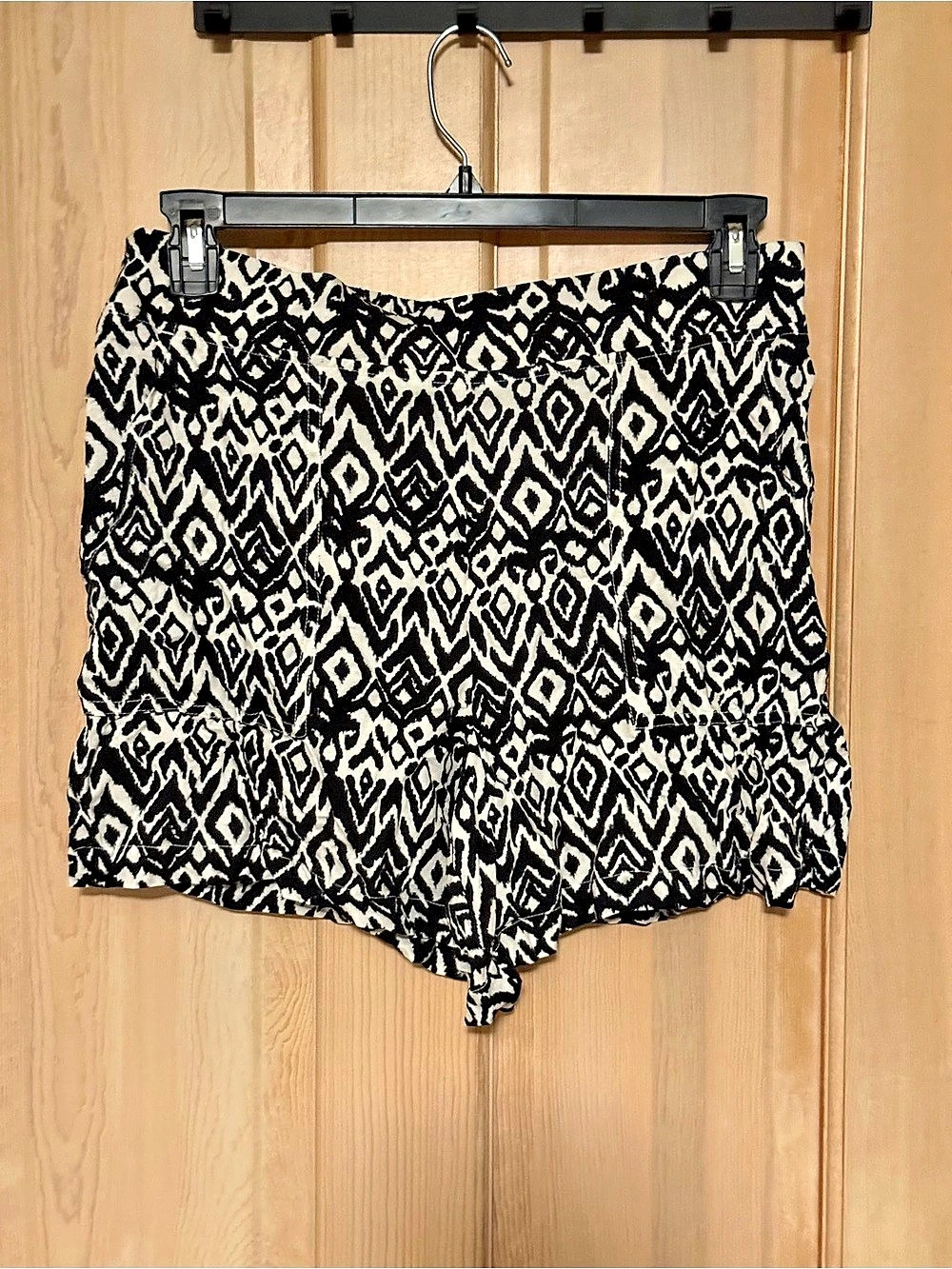 Wildfox Geometric Shorts in Black & White Like New